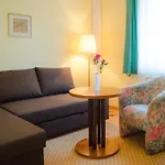 فندق مبيت وإفطار Gaestehaus Ria 3*