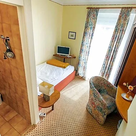 Gastehaus Ria Bed & Breakfast Portschach am Woerthersee