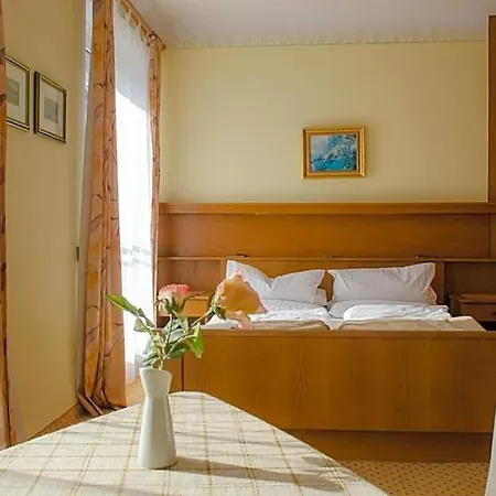 Gastehaus Ria Bed & Breakfast Portschach am Woerthersee