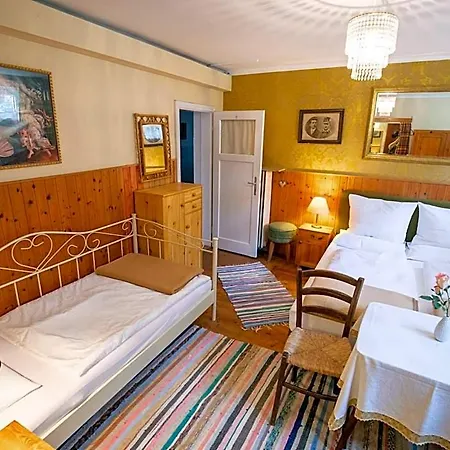 Gastehaus Ria Bed & Breakfast Portschach am Woerthersee