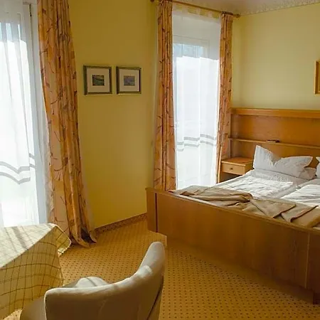 Gaestehaus Ria Bed & Breakfast