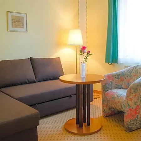 Gastehaus Ria Bed & Breakfast 3*