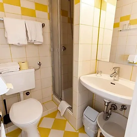Bed & Breakfast Gastehaus Ria 3*