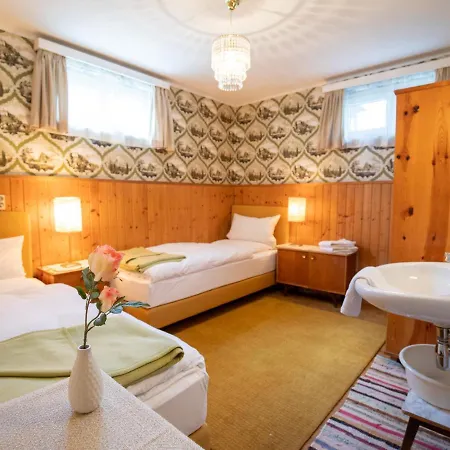 Gaestehaus Ria Bed and Breakfast 3*