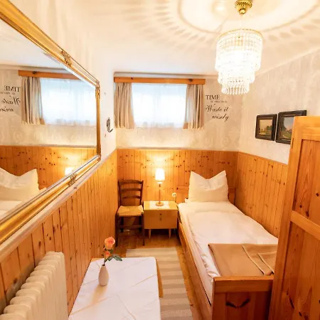 Gaestehaus Ria Bed and Breakfast Pörtschach am Wörthersee